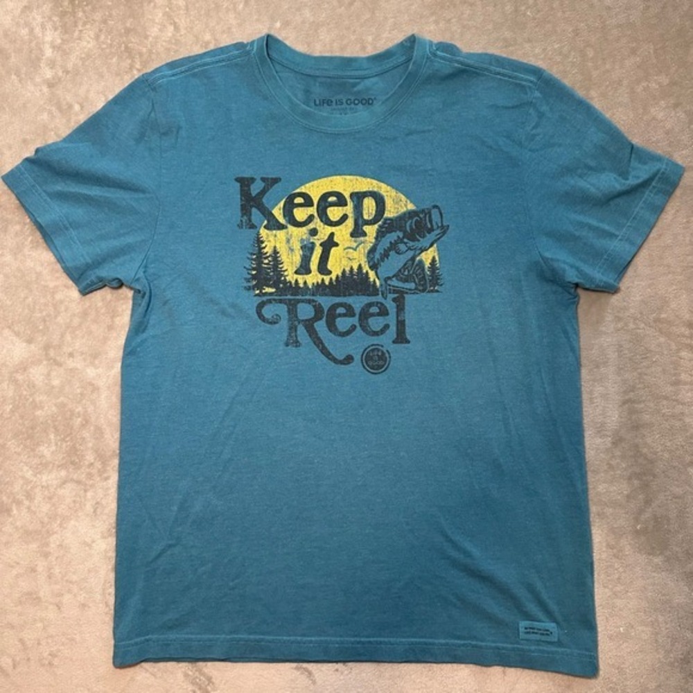 Life Is Good Crusher Tee Size M Blue T-Shirt Keep It Reel Fish Graphic Fishing